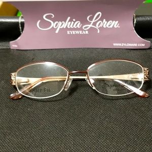 Eyeglasses with clear frames